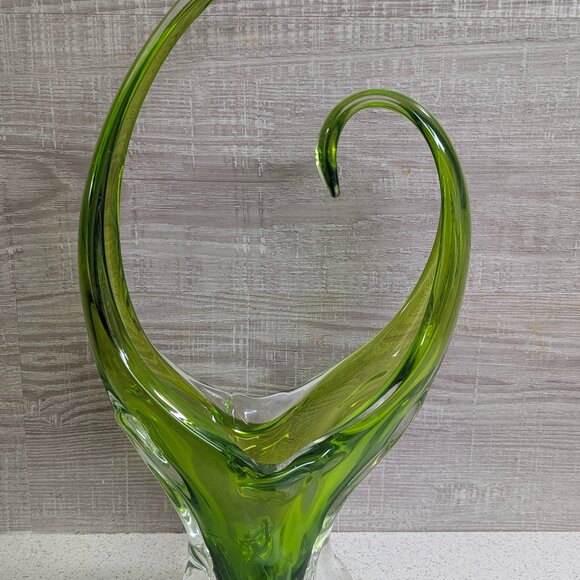 EDAG Crystal Hook and Curl Lime Green Centerpiece Art Sculpture (Murano?) - Picture 1 of 11